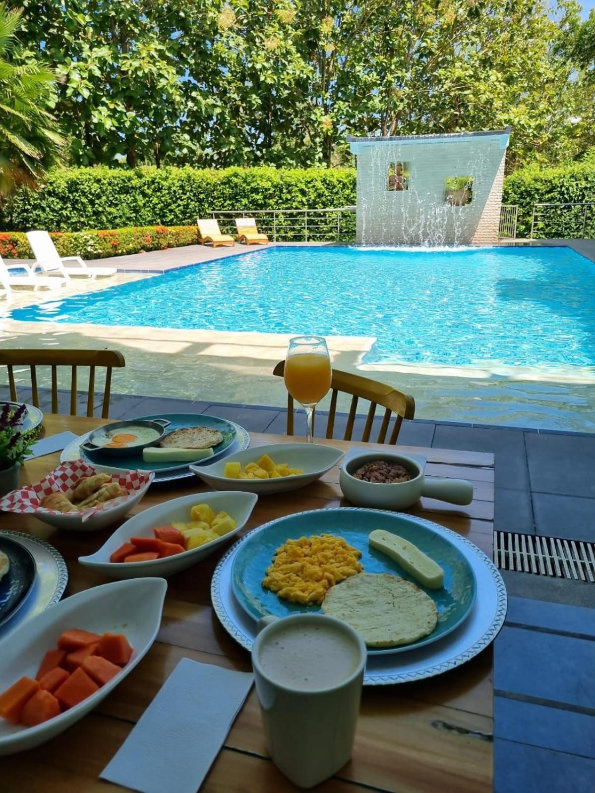 Hotel Puerto Triunfo Doradal 외부 사진